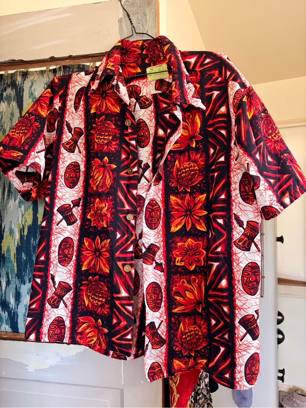 Ui-Maikai Red & Black Hawaiian Aloha Shirt